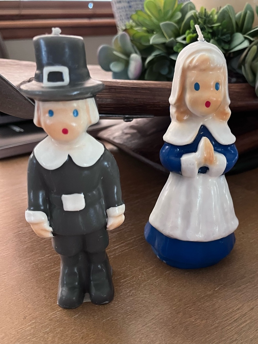 Two's Company Harvest Lights Pilgrim Couple Candles - Picture 2 of 6